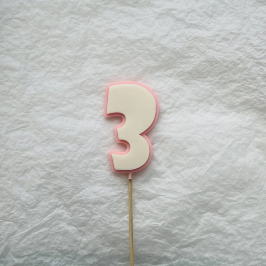 Фигурка из шоколадной глазури 