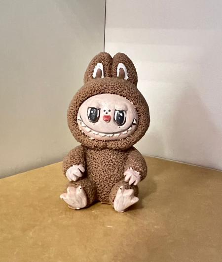 Фигурка из шоколадной глазури Лабубу 7 см, коричневая