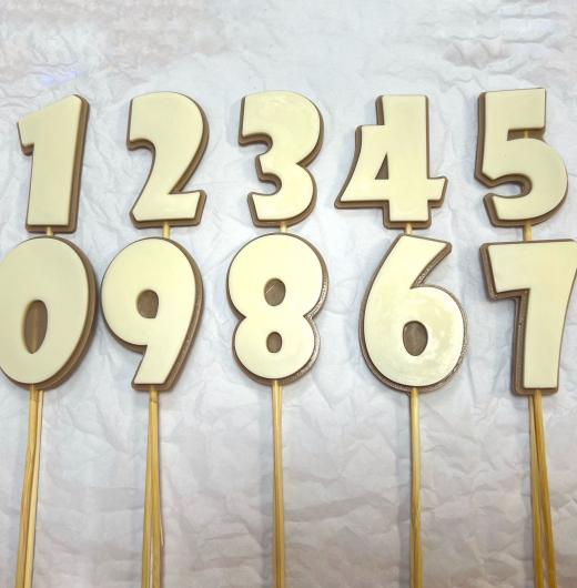 Фигурка из шоколадной глазури 