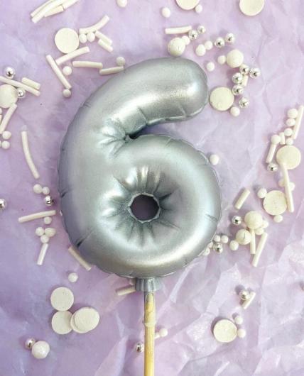 Фигурка из шоколадной глазури 