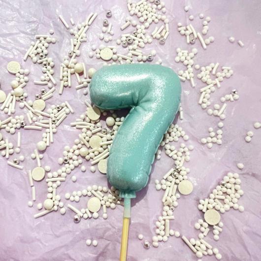 Фигурка из шоколадной глазури 